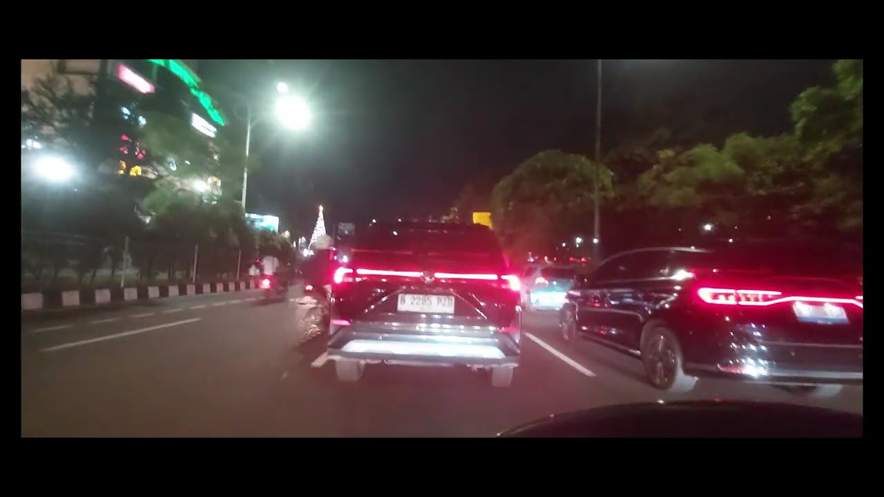 Parkiran Motor Touring.. cara keluar dari parkiran motor Mall Central Park Jakarta Barat..