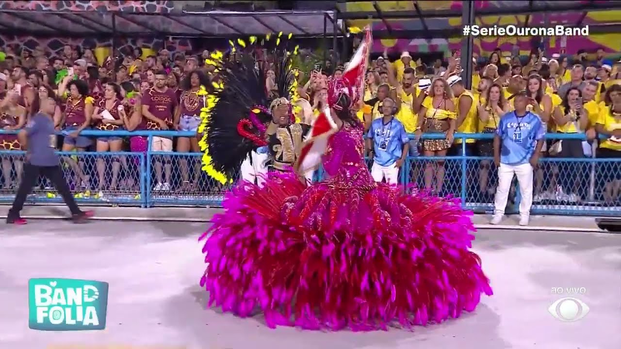 Casal campeão: Veja a apresentação do mestre-sala e porta-bandeira do Porto da Pedra