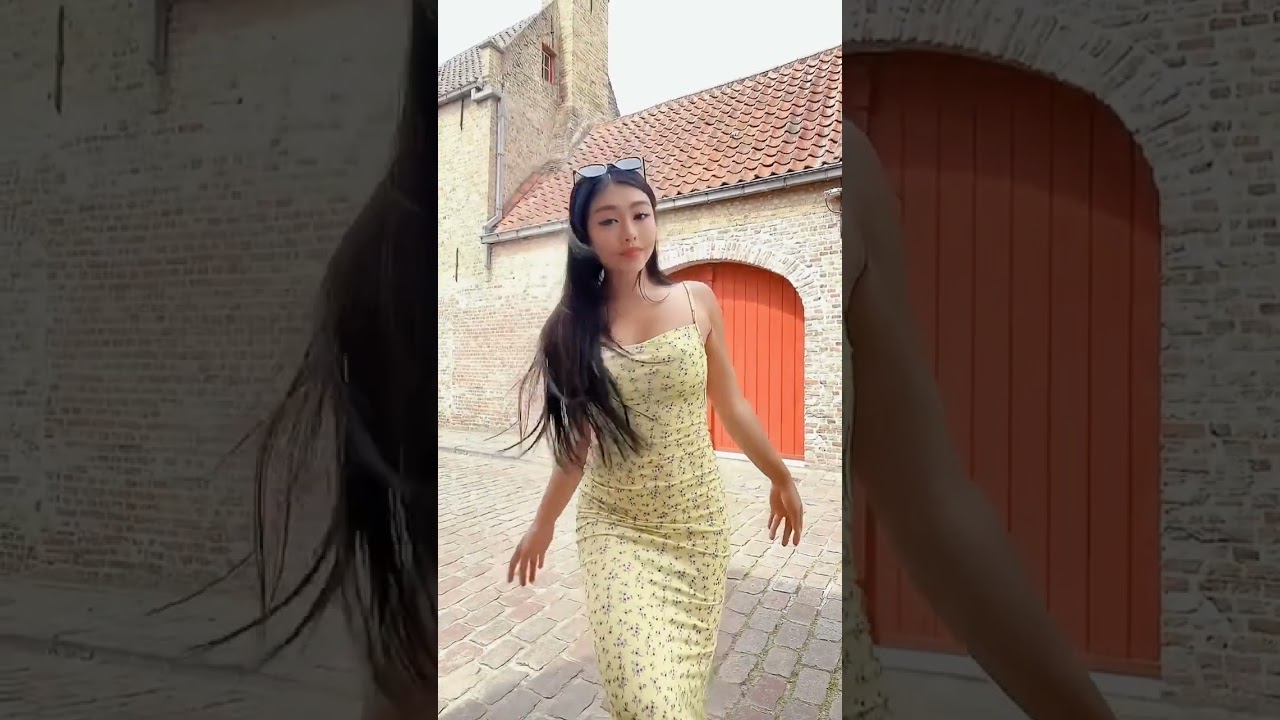 Allecakes  ~  most Curvy model ever