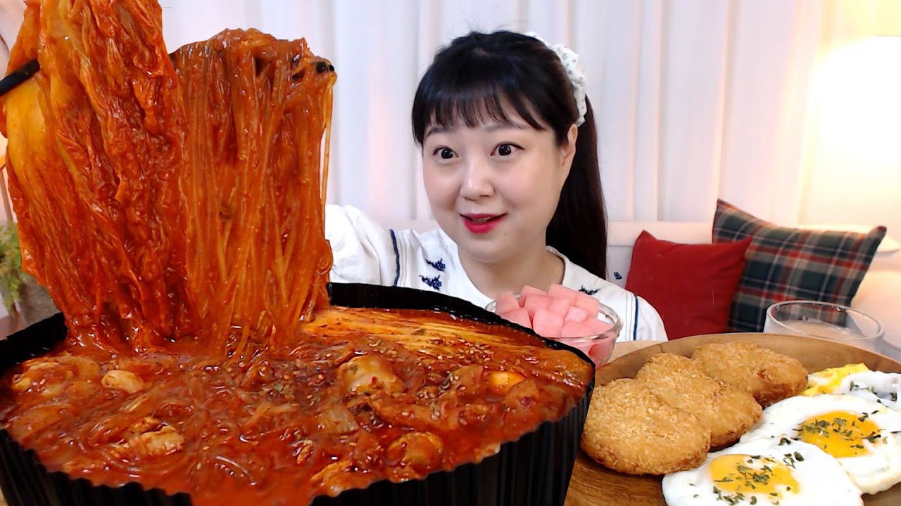 두찜 실비한우곱찜닭 매운맛🔥 당면가득 하트감자고로케 계란후라이 먹방 Spicy  Kimchi Jjim-dak Potato croquette Koreanfood Mukbang