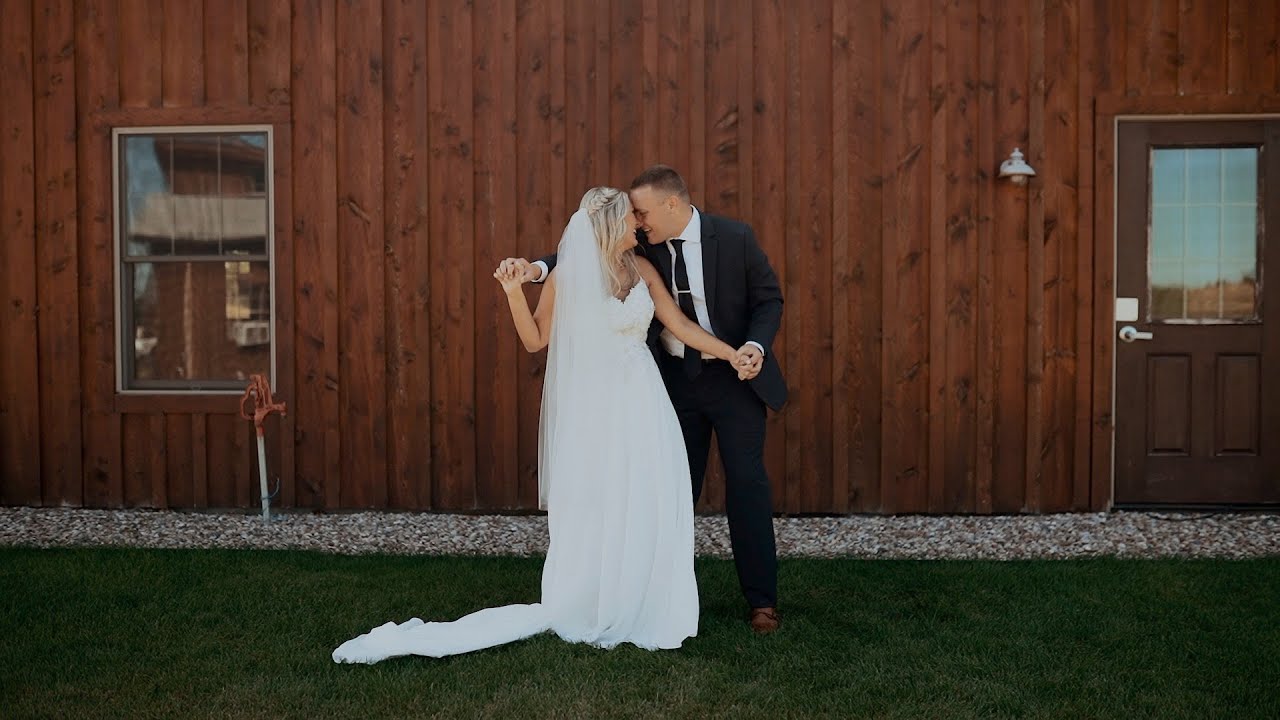Couple gets married in Iowa State Fieldhouse | Iowa Wedding Video