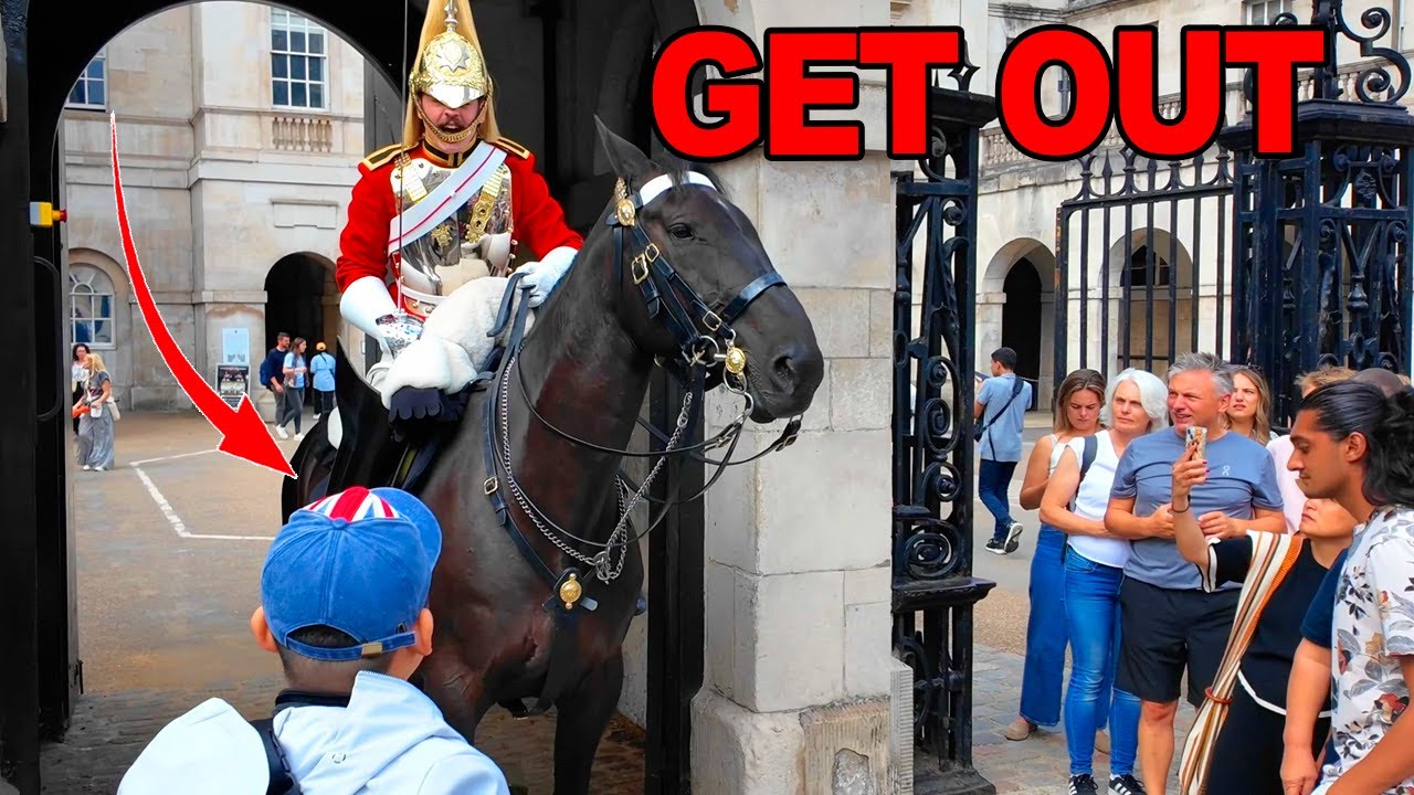😡‼️Tourist Chaos Ends with Guard's Epic Confrontation...!