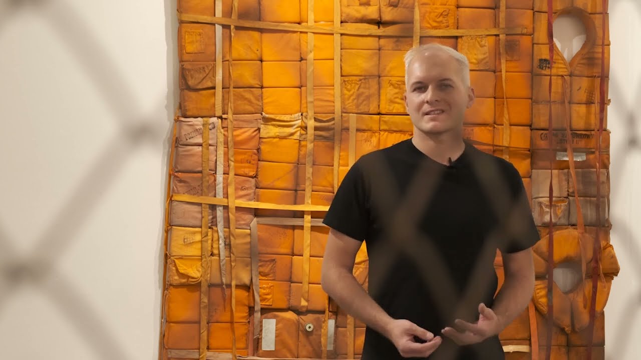 „Schron” wystawa Adriana Kolerskiego - wernisaż online