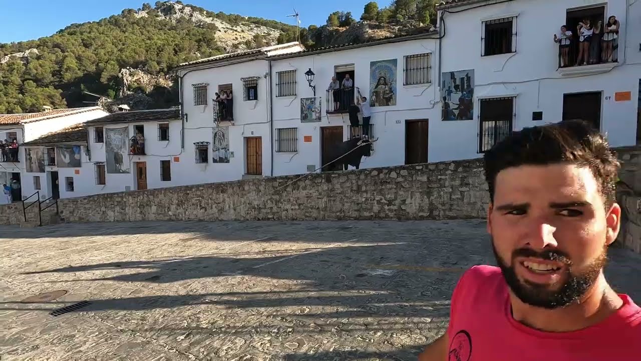 Lunes del toro de cuerda Grazalema Manuel G. Roció de la  cámara 19:00 22 julio 2024