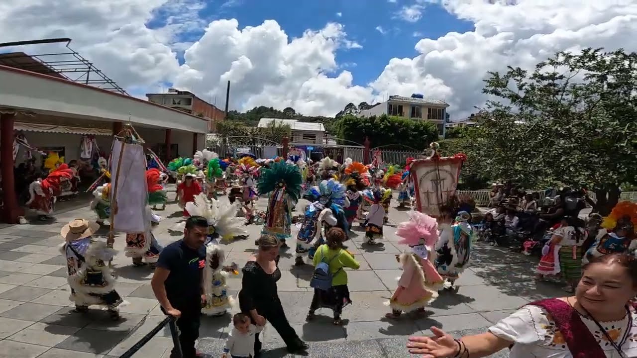 DANZA DE CONCHEROS DESDE EL SANTUARIO DEL SEÑOR DE LOS MILAGROS, SAN JUAN JUEVO, MICHOACAN.