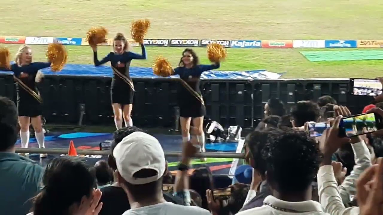 VIRAL DANCE Of CHEERS LEADER DURING INDIA'S MATCH #cricket
