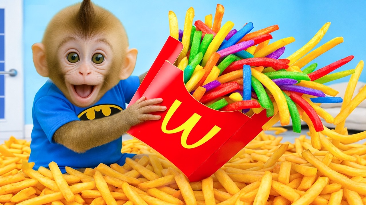Macaquinho BONBON vira um maquinista profissional e descobre o mar cheio de morangos. 🍓🚆