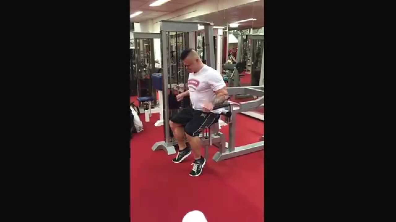 Ojentaja dippi, ojennuksena - Triceps extension w dip machine