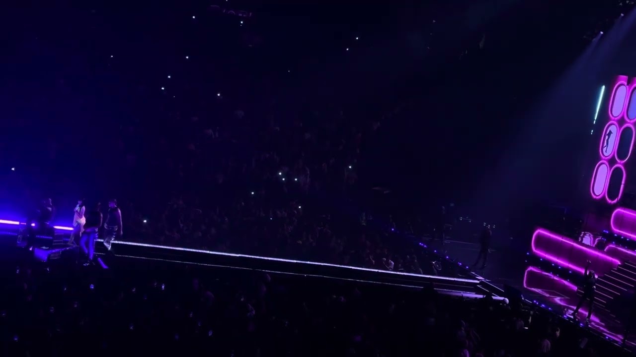 NICKI MINAJ | Cowgirl [Live at Oakland Pink Friday 2 World Tour 2024]