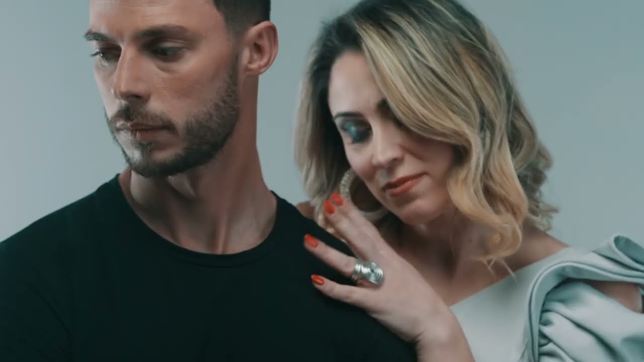 Elena Cammarone - Amarmi cos&igrave; | GALLETTI-BOSTON