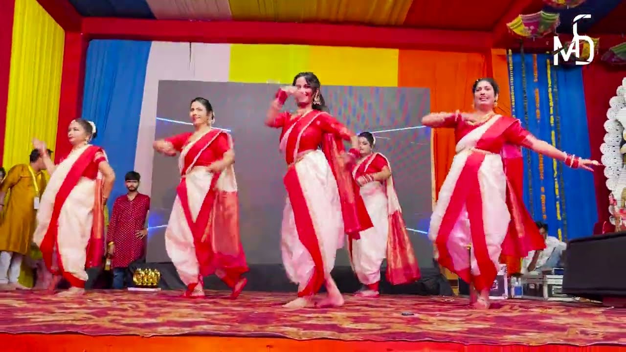 Viral Performance Of Indian Women| The Mads Dance Classes | Apsara aali X Wajle Ki Bara
