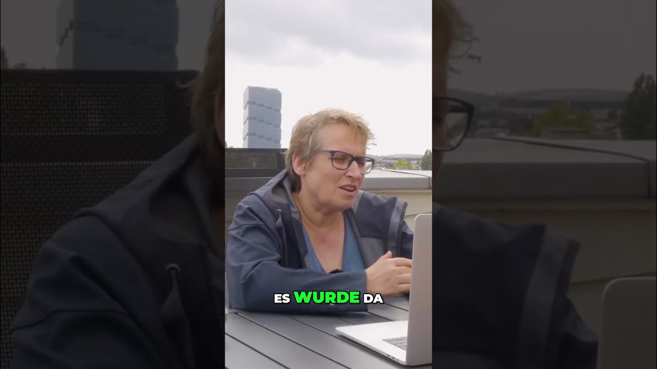 Katja Kuhl beantwortet, wie wichtig Musikvideos f&uuml;r den Erfolg eines Songs waren #shorts #interview