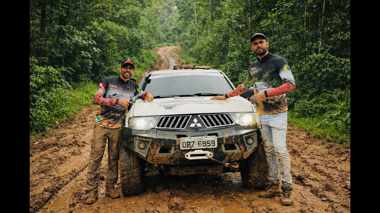 Caminhada em protesto por uma estrada melhor