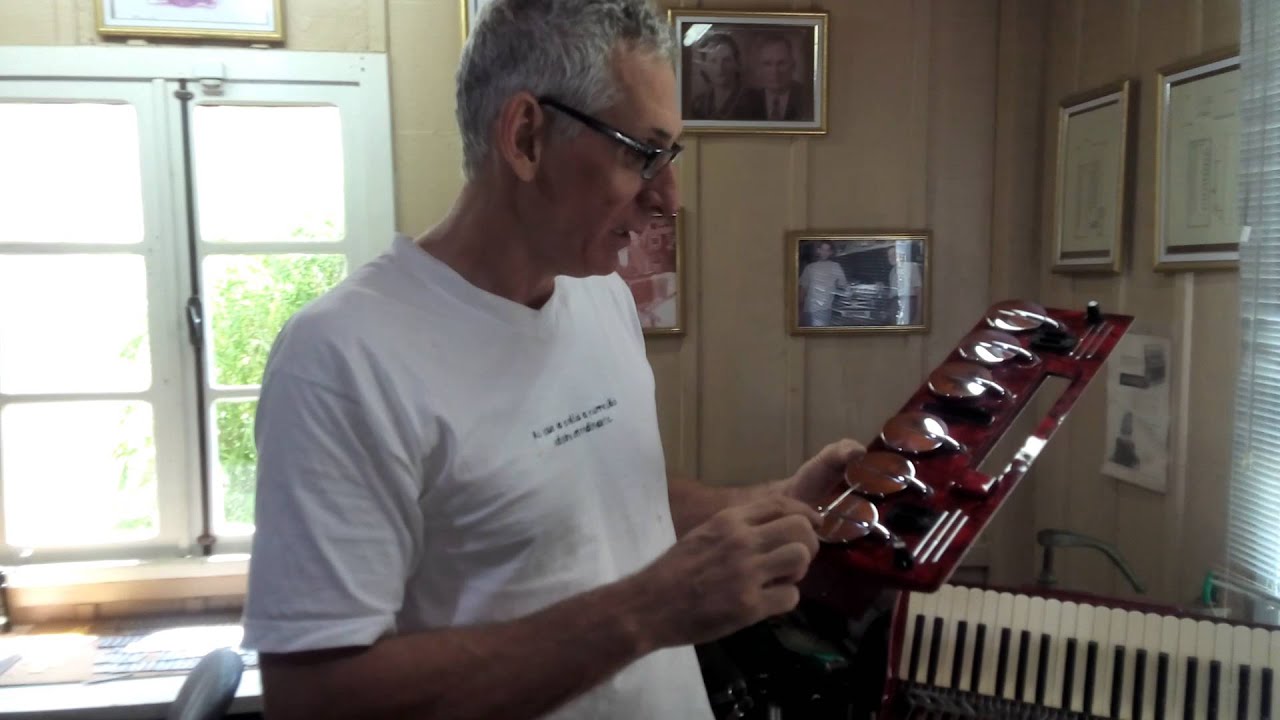 Acordeon scandalli curiosidades em 4 de voz.