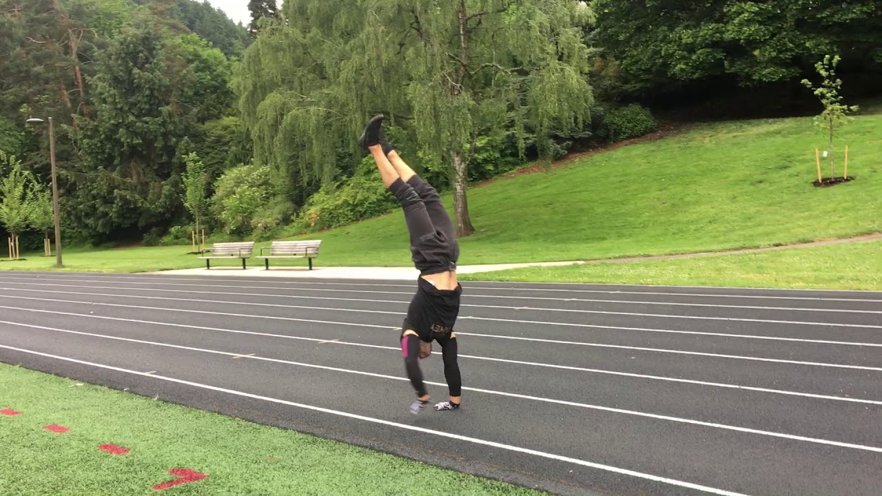 Dave Durante (400 meter handstand walk)