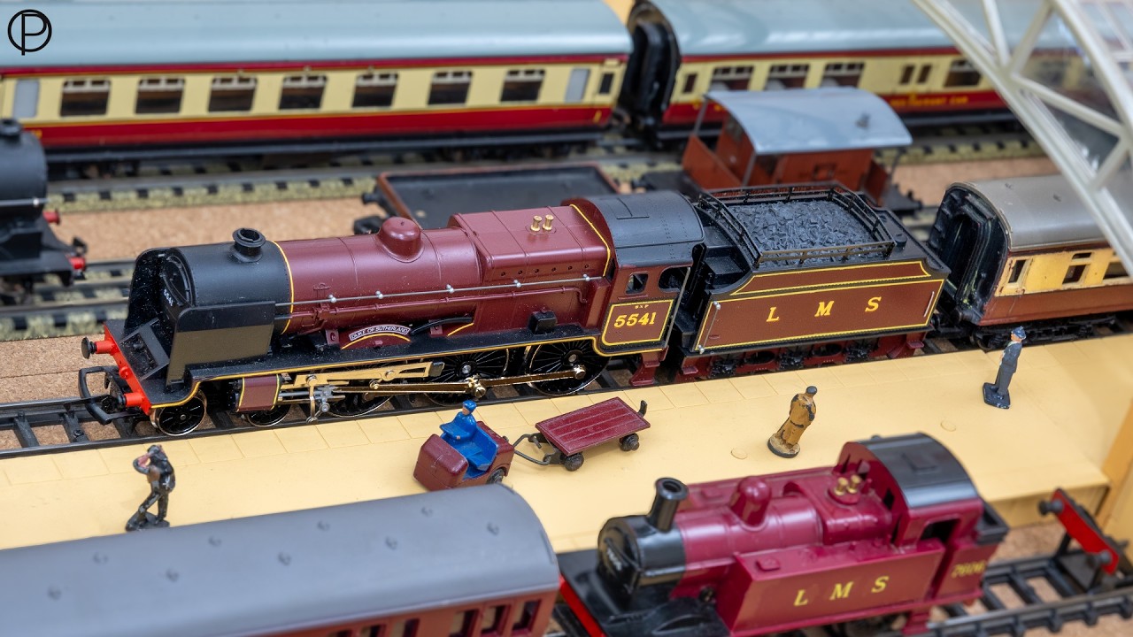 Паровоз LMS Patriot Class R.357 производства Hornby Railways под названием &laquo;Duke of Sutherland&raquo;.