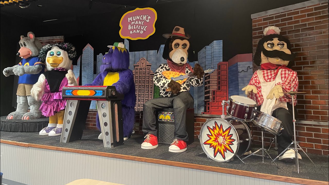 Chuck E Cheese Show , Milwaukee , WI Chase Ave , 04/04/2023