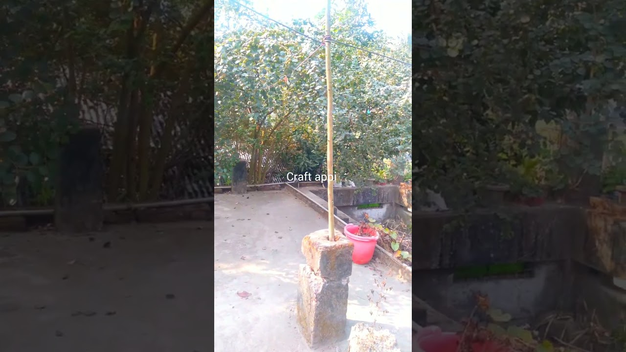Все деревья свисают с крыши. Резьба по дереву Холуд Сондха.