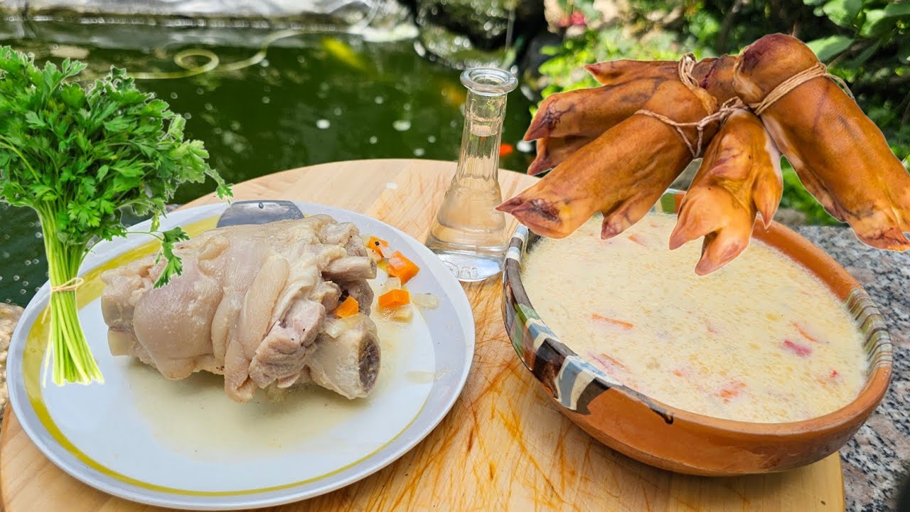 Ciorba din picioare de porc(Adidasi) acrita cu iaurt.