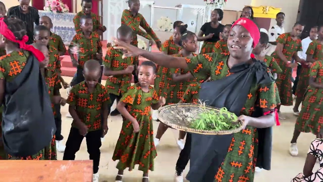Tarehe 8/3/2025 Blessing Choir  Moravian Waliakwa katika Kanisa la Menonite Tanzania wimbo “Tulia””