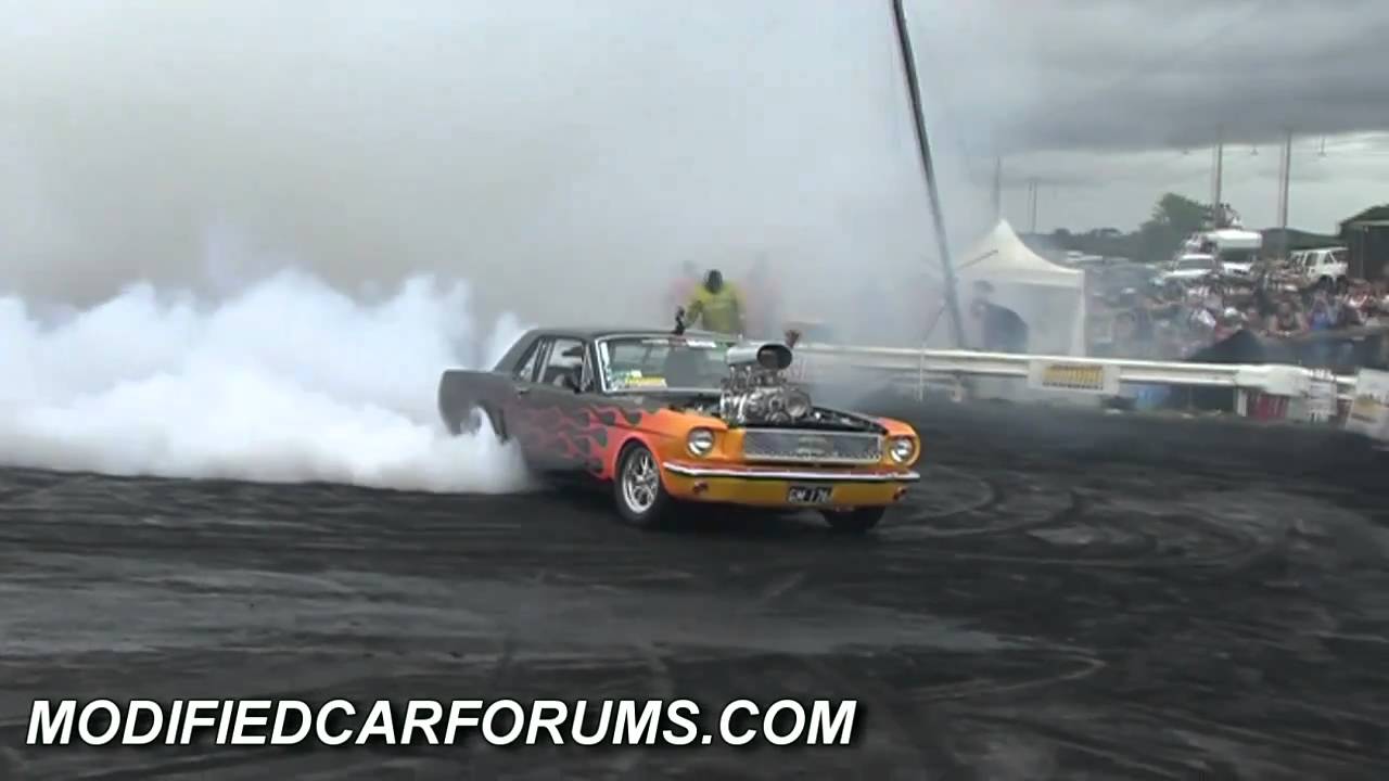 Gary Myers Blown Mustang GM176 Burnout Masters Finals burnout at Summernats 24 - 2011