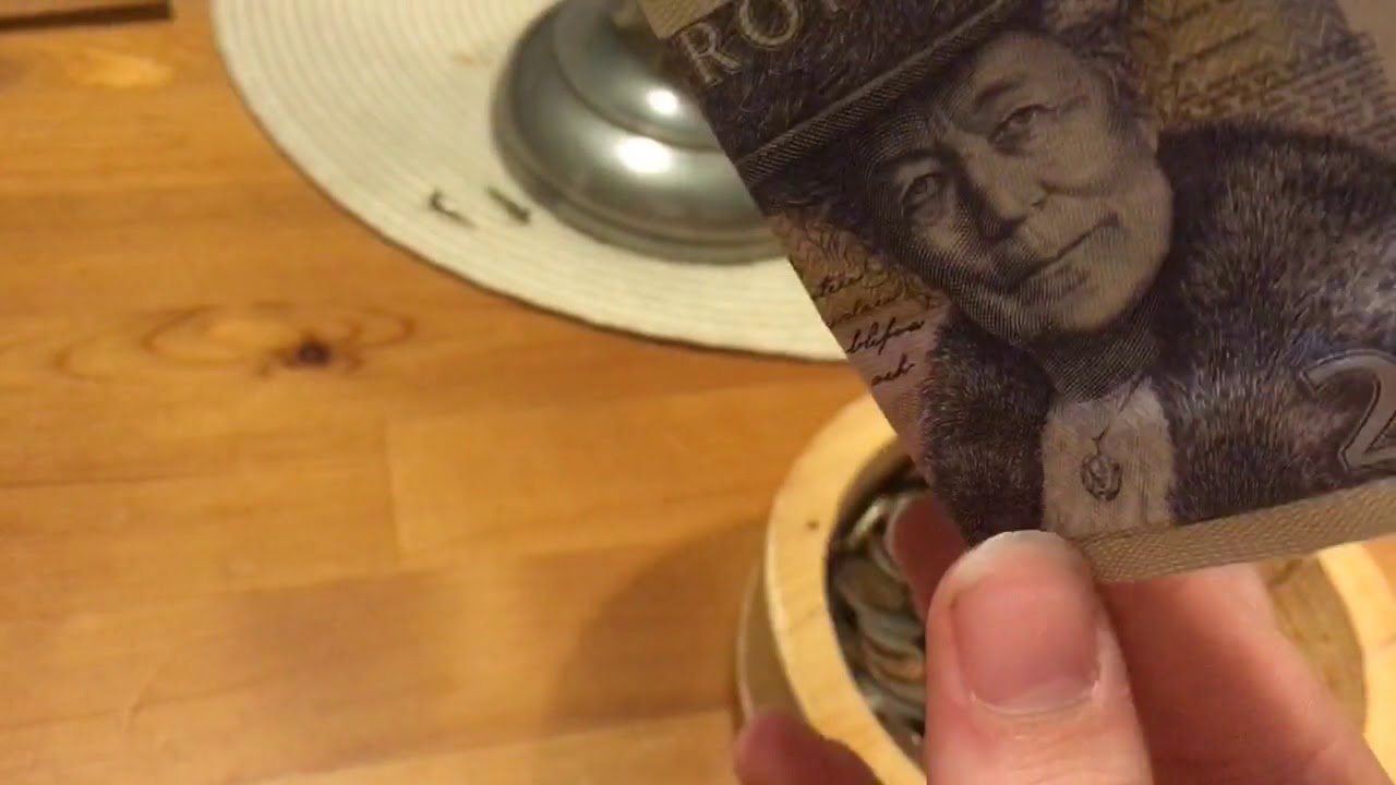 Gamla mynt och sedlar