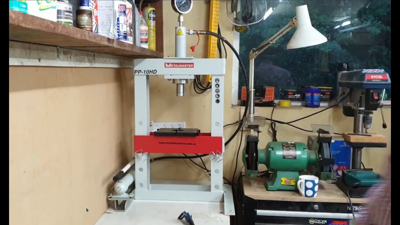 Workshop - Hydraulic Bench Press - 10 Tonne