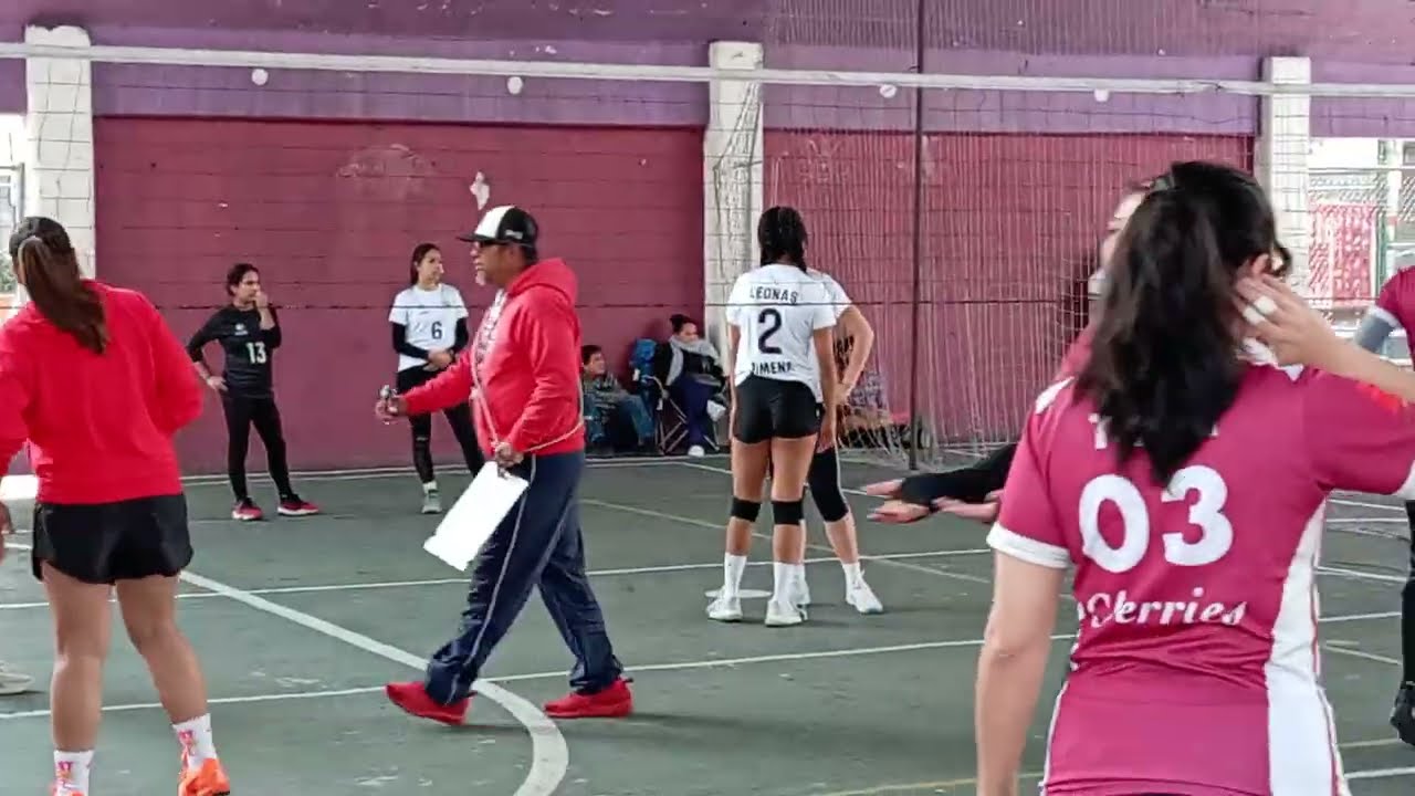 "CHERRIES" vs "LEONES F" Voleibol México. Liga de Voleibol Grumesa, CdMx. Categ 'A' 1º  Febrero 2026