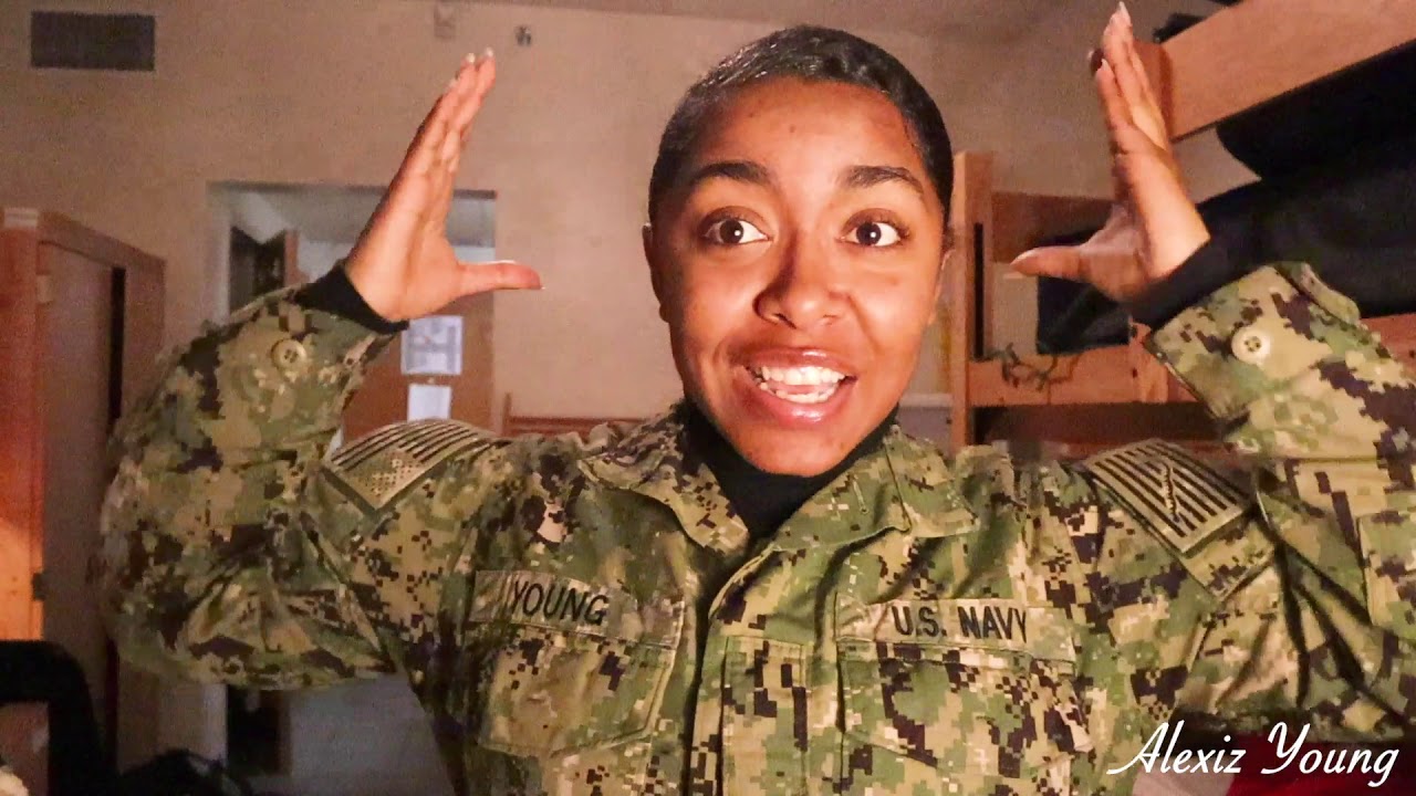 Cramps in Bootcamp, Grooming, & Being a Female *WOMEN VIDEO*