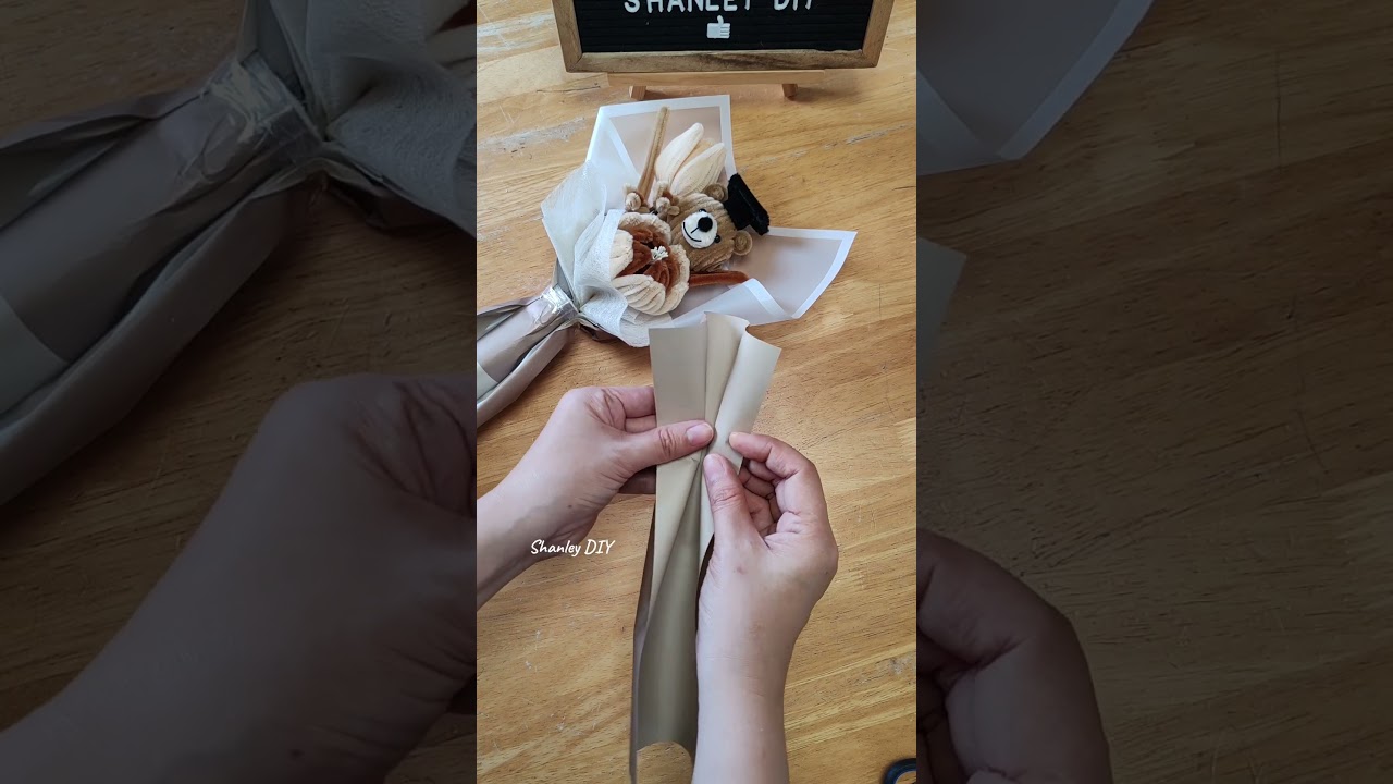Graduation bouquet simple wrapping tutorial #bouquet #graduation