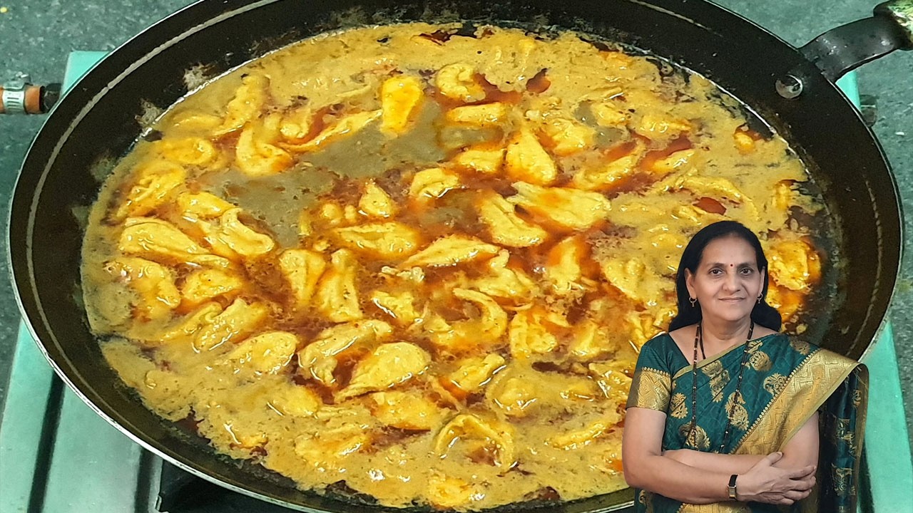 डुबुक वड्यांची भाजी | Dubuk Vadyachi Bhaji | Bhajyachi Amti| Pakoda Curry By Ruchkar Recipes