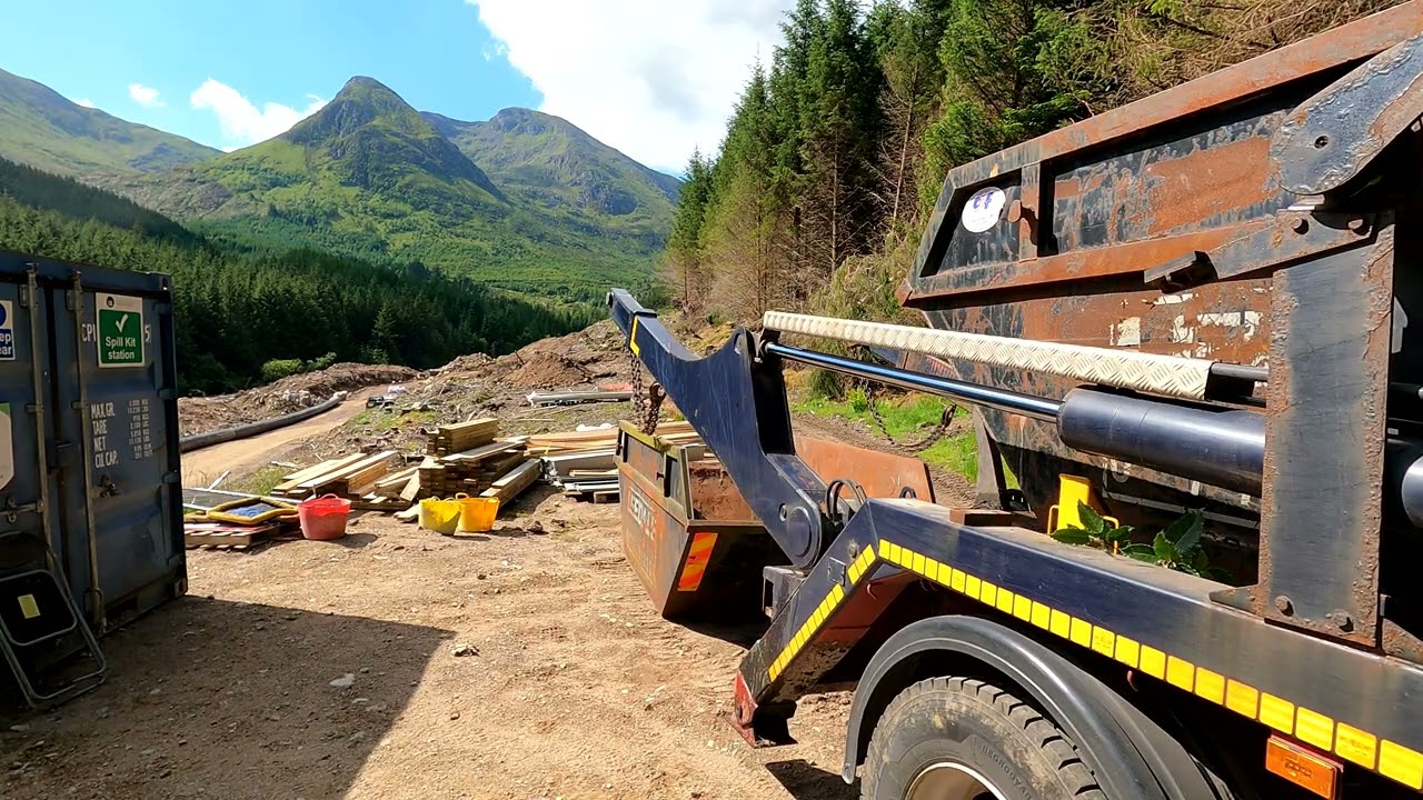 Out for a wee galavant around Glenachulish and Kinlochleven (Scottish Highlands)/ Scania skip lorry