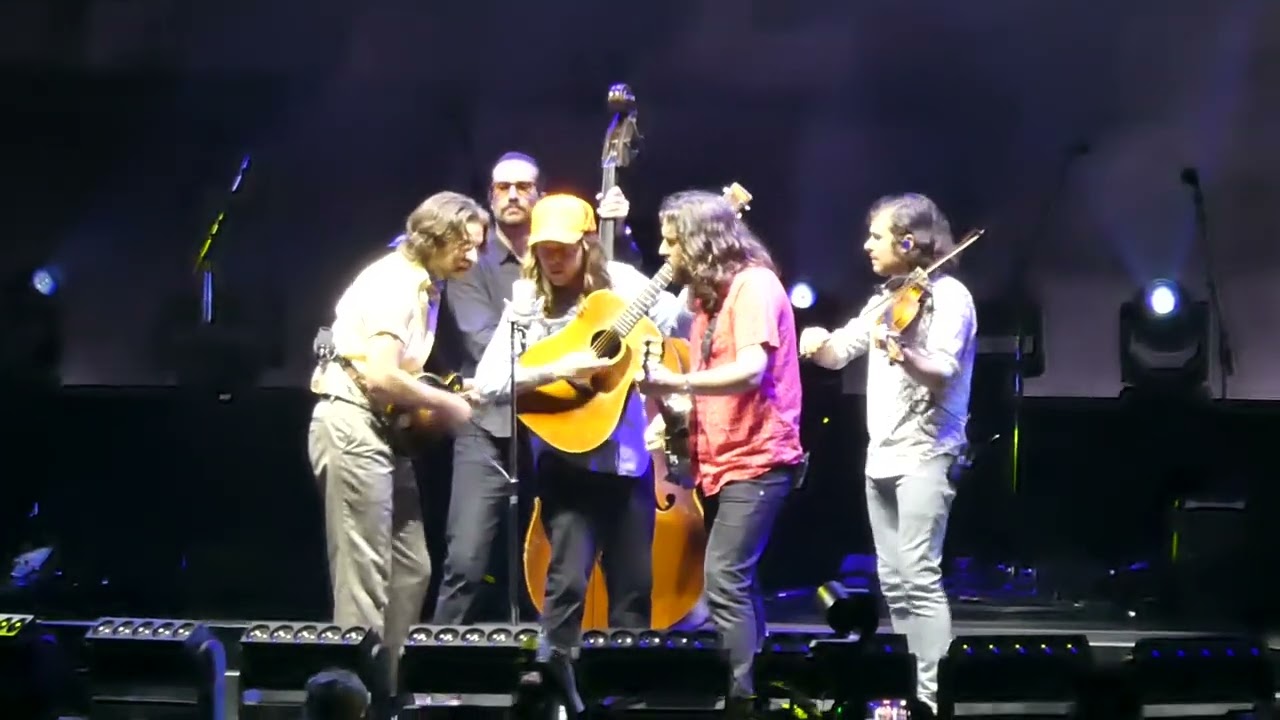 Billy Strings|(Almost drops guitar)”East Virginia Blues”| Kia Forum L.A.|8/23/‘24