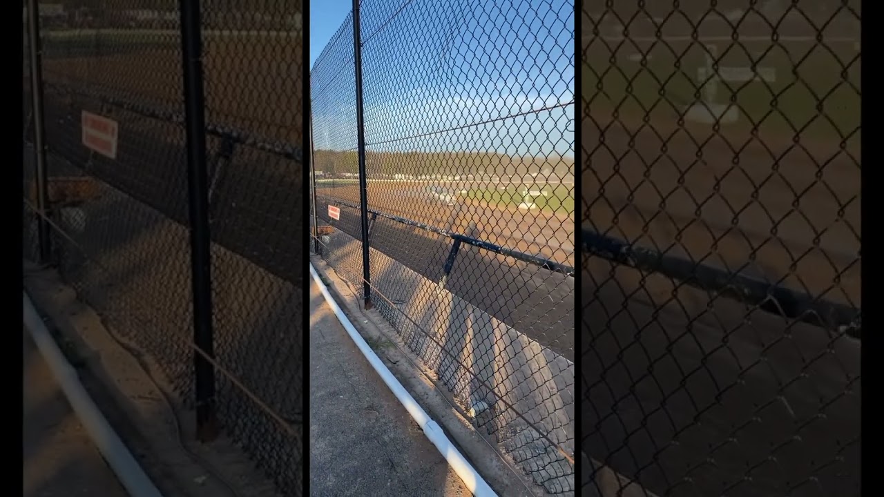 Big block modifieds. Big 💨 