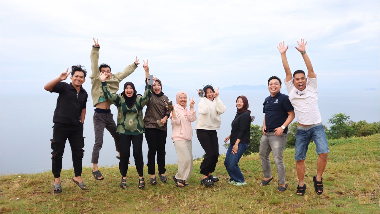 Paralayang Batu Alif & Green Canyon Minang Rua