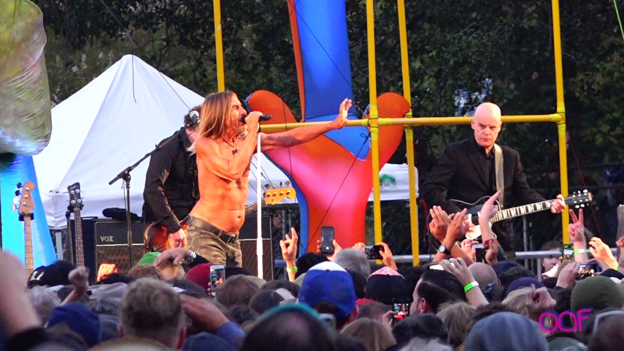 Iggy Pop Live at Burger Boogaloo 2017 with John Waters intro (first 2 songs)