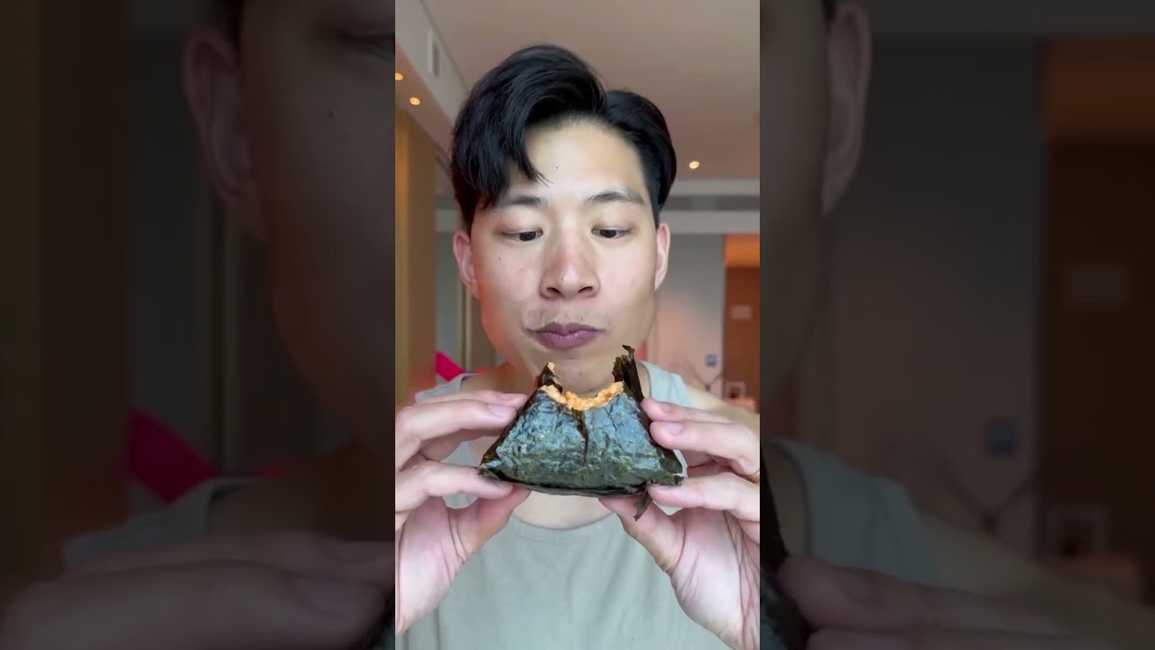 3XL Tuna Kimchi Triangle Gimbap at the Convenience Store in Korea