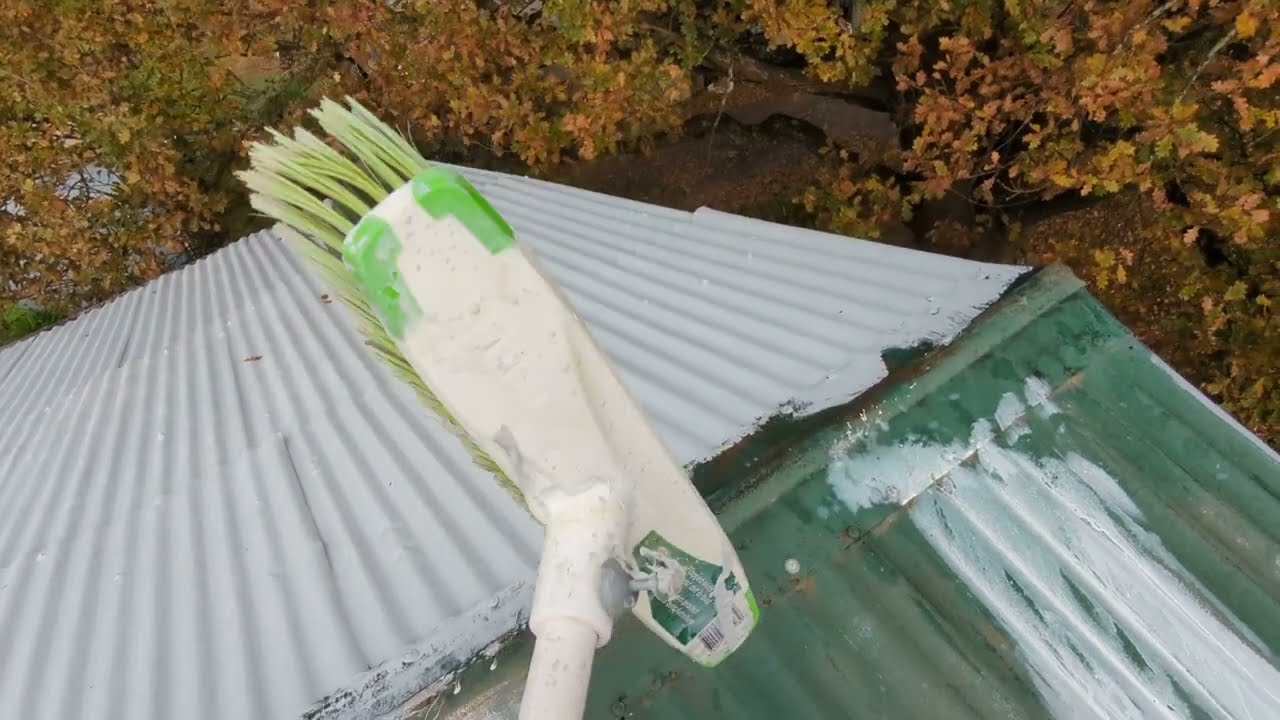 Painting an old Corrugated Iron Roof with a Broom 🧹