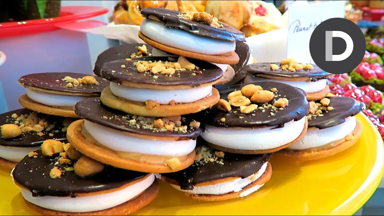 EPIC CAKES & MAXCAM! VLOGMAS Day 8