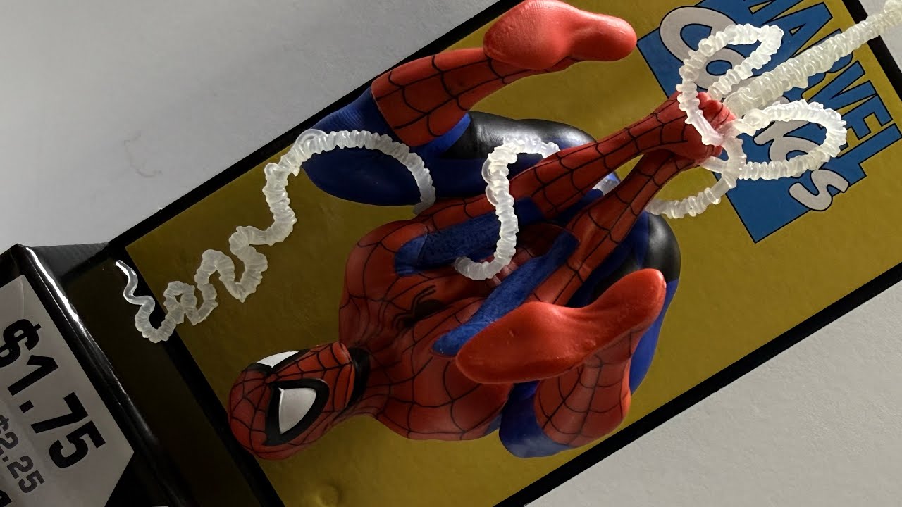 MCFARLANE Marvel Collectible Spider-Man Statue Based on The Amazing Spider-Man #1 Comic Logo Review!