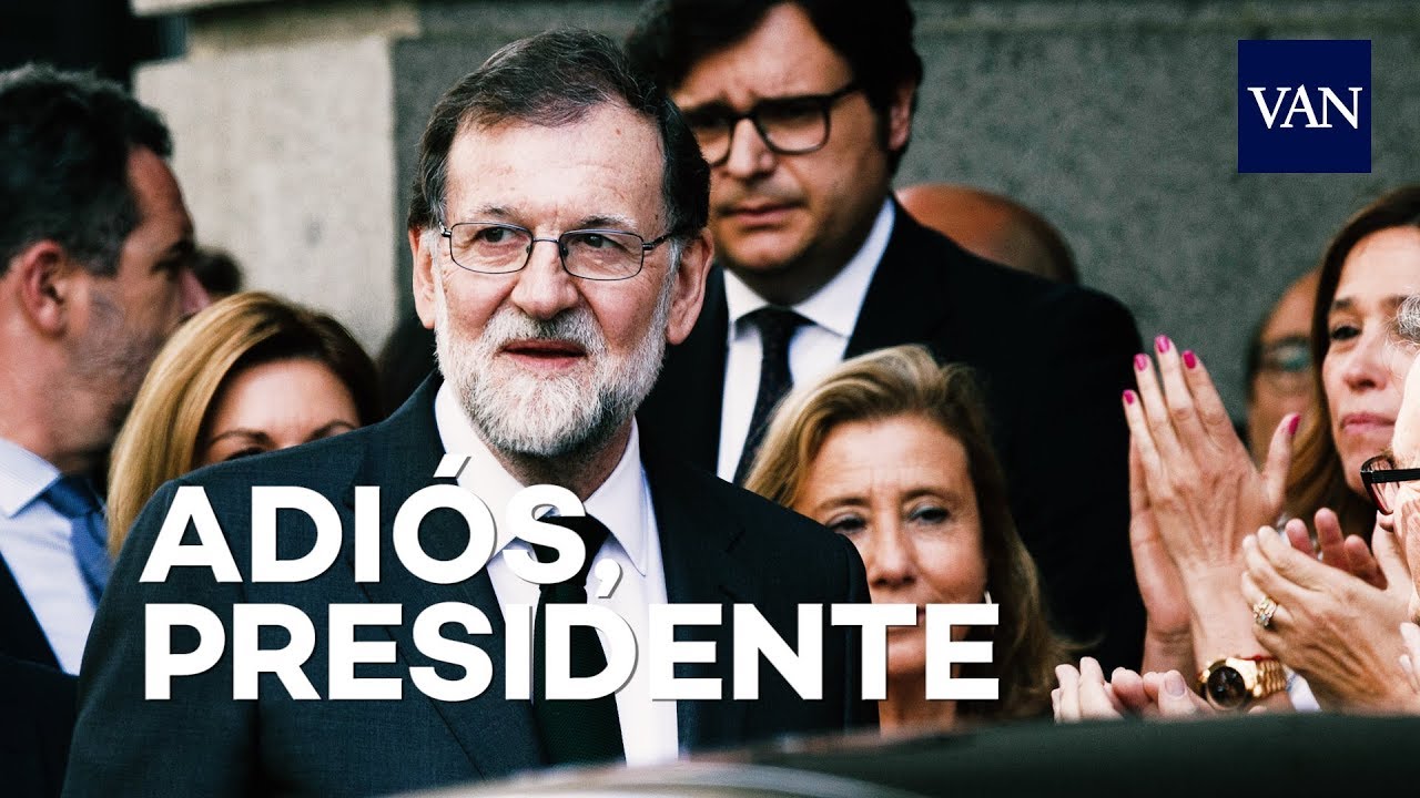 MOCIÓN DE CENSURA | Rajoy se despide del congreso entre vítores, abrazos y besos