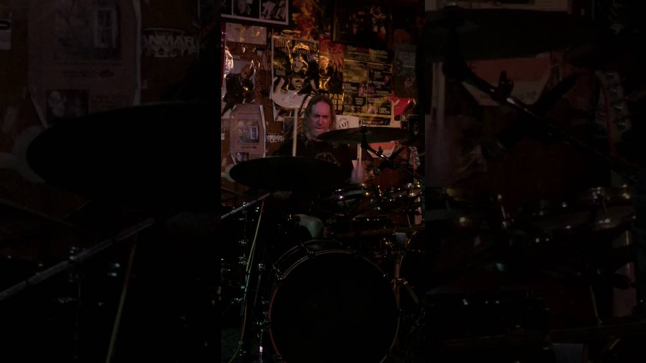 Danny Carey playing Black Sabbath 