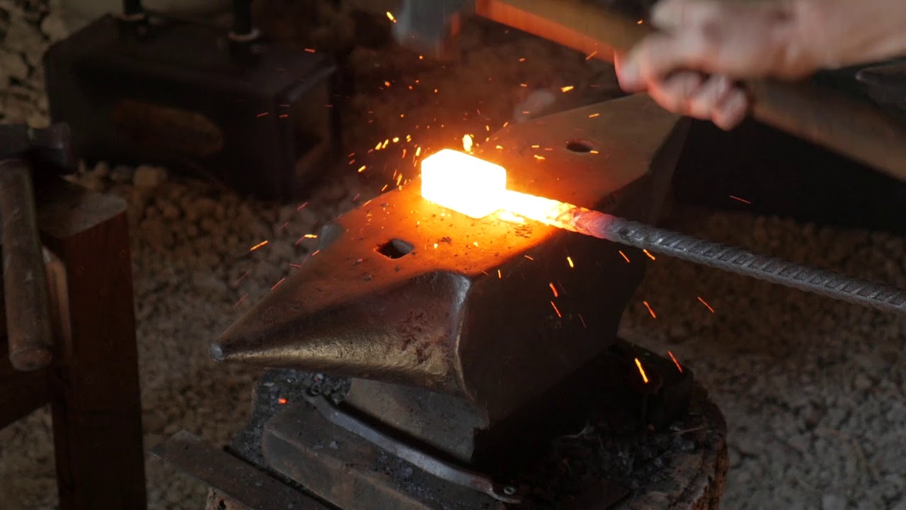 FORGING A DAMASCUS BREAD KNIFE