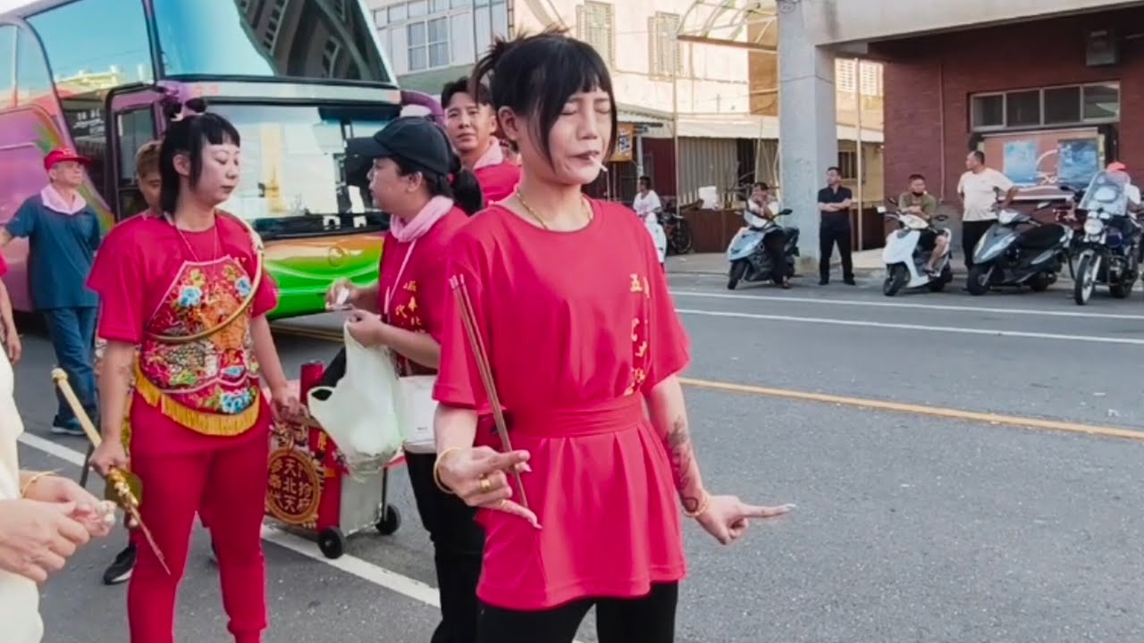 淨爐手/三太子/醉靈仙/舞獅/太子神童神將團/太子女乩/龍頭神轎/跳鼓陣/眾多神轎/精彩參禮~新營太子宮進香團