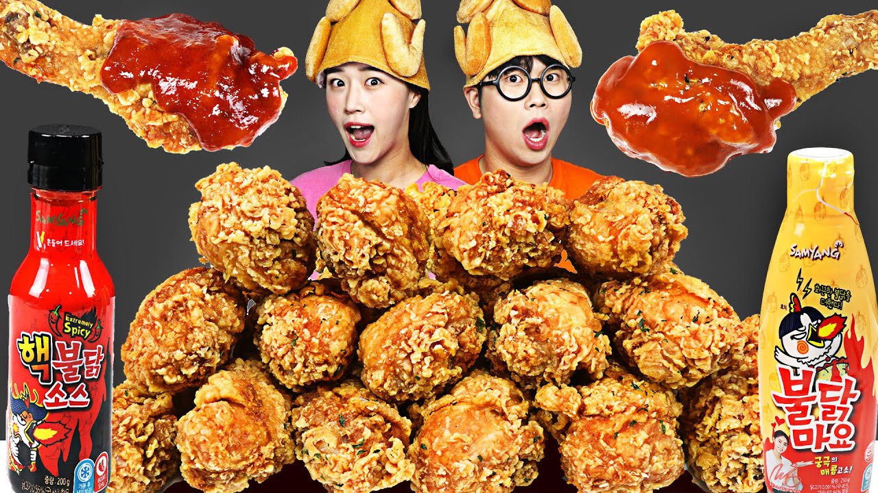 Korean Fried Chicken with Spicy Sauce Mukbang 불닭볶음소스 치킨 먹방 by yomi yami