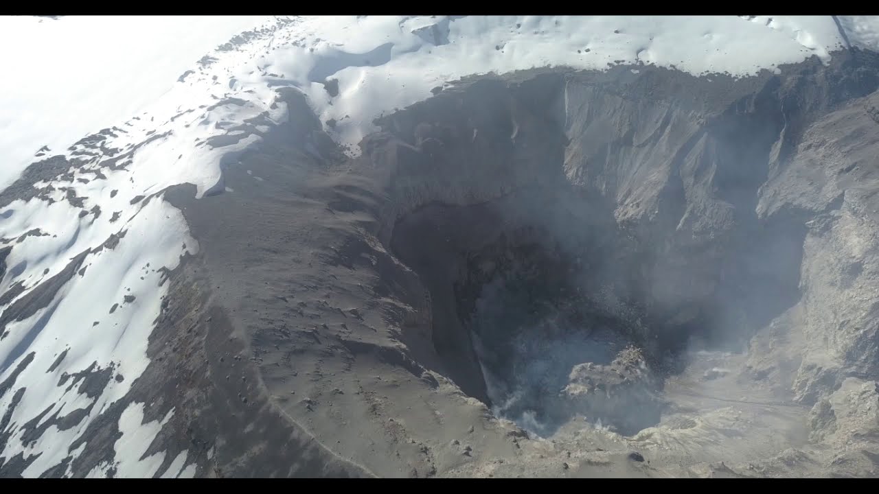 Tomas aéreas y terrestres del Cráter del Nevado del Ruiz y de las ruinas de Armero 4K.
