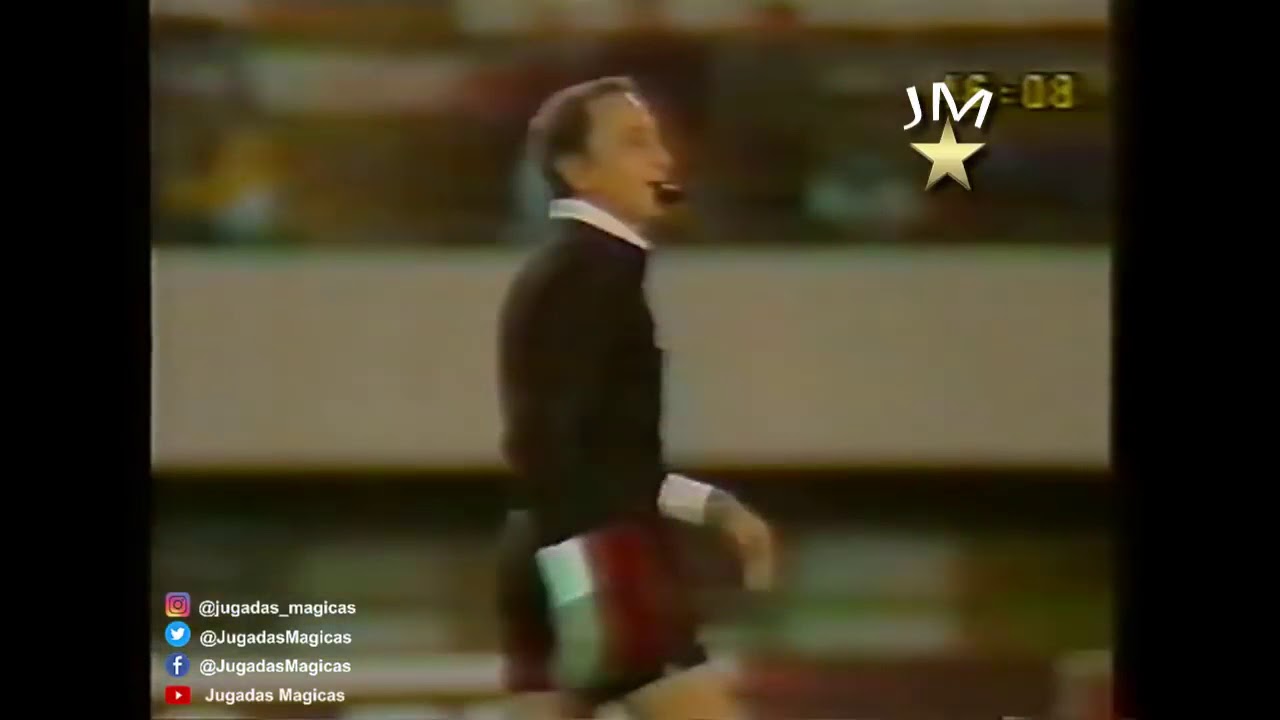 Maradona vs Ecuador in Copa America 1987
