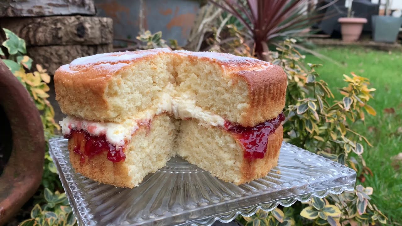 Victoria sponge cake recipe | Gluten Free | Vegan | Breakfast | Easy | Quick | Dessert | Buttercream
