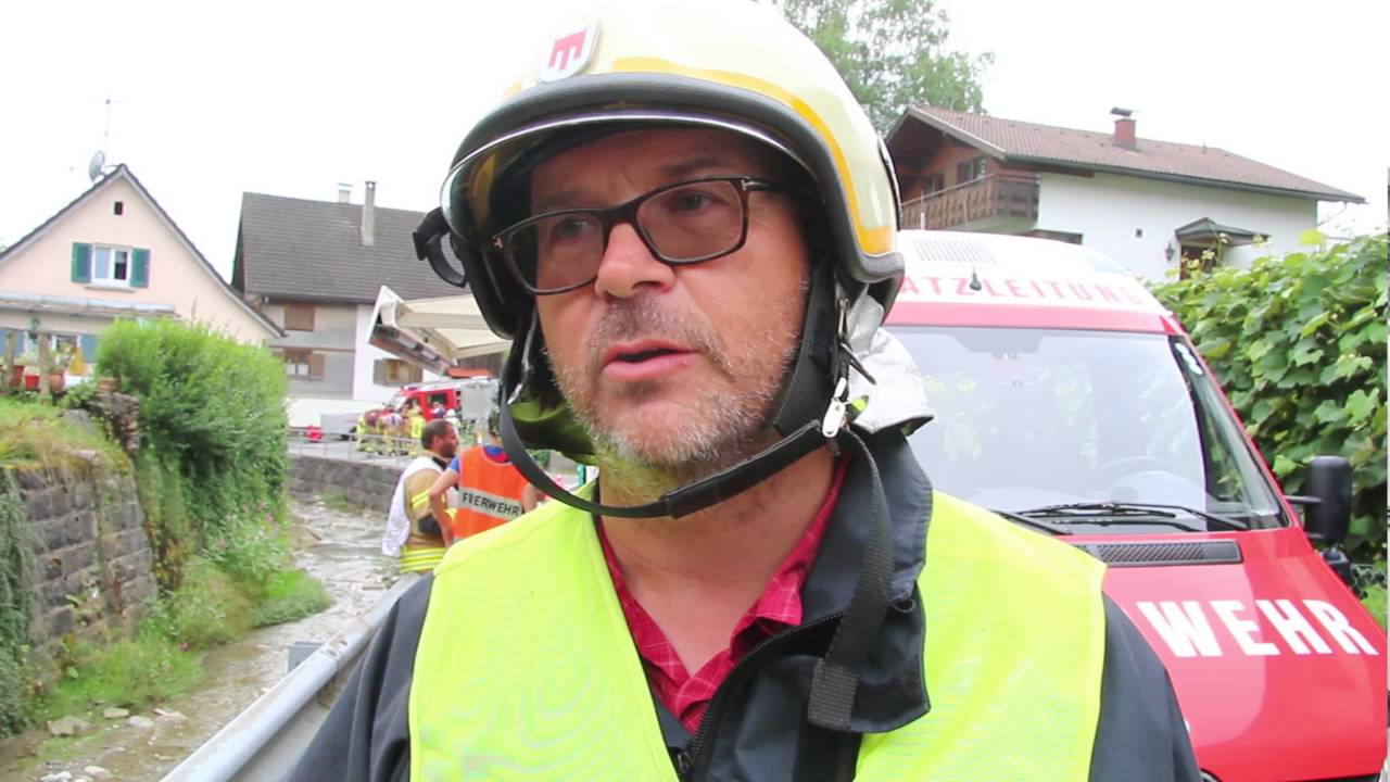 Großeinsatz: Garagenbrand in Kennelbach