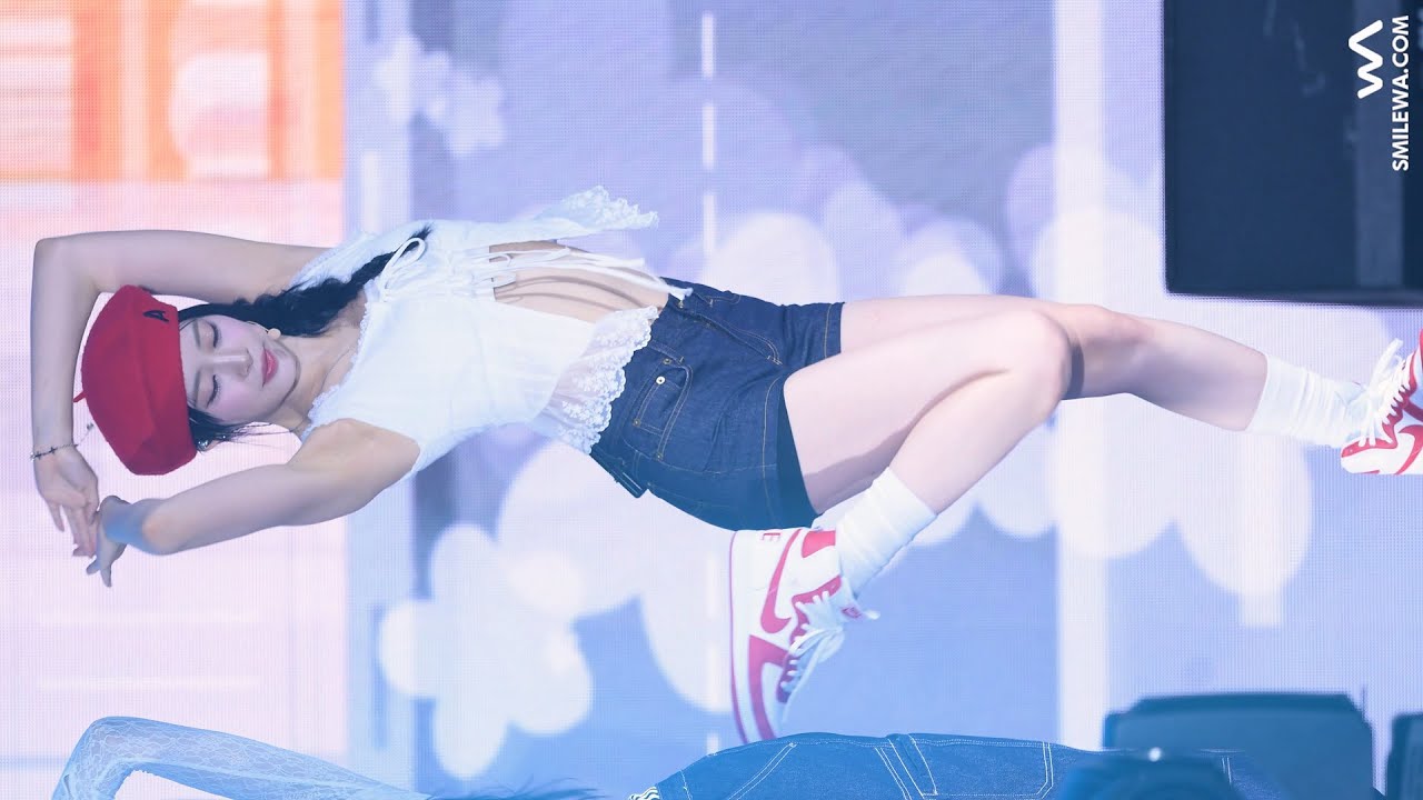위클리 (Weeekly) 조아 'Tag Me (@Me)' 직캠 @ 자유MZ 축제 | 240815 | 4K60p